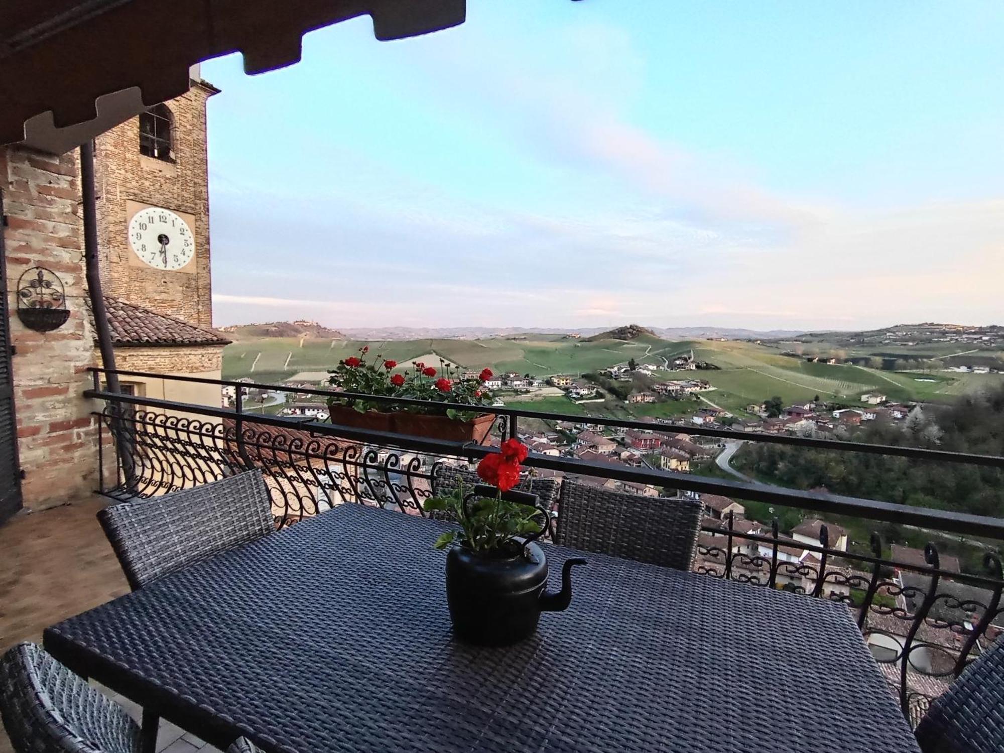 Teresa Al Belvedere Rooms&Holidayapartments Camere&Appartamenti Castellinaldo Ngoại thất bức ảnh
